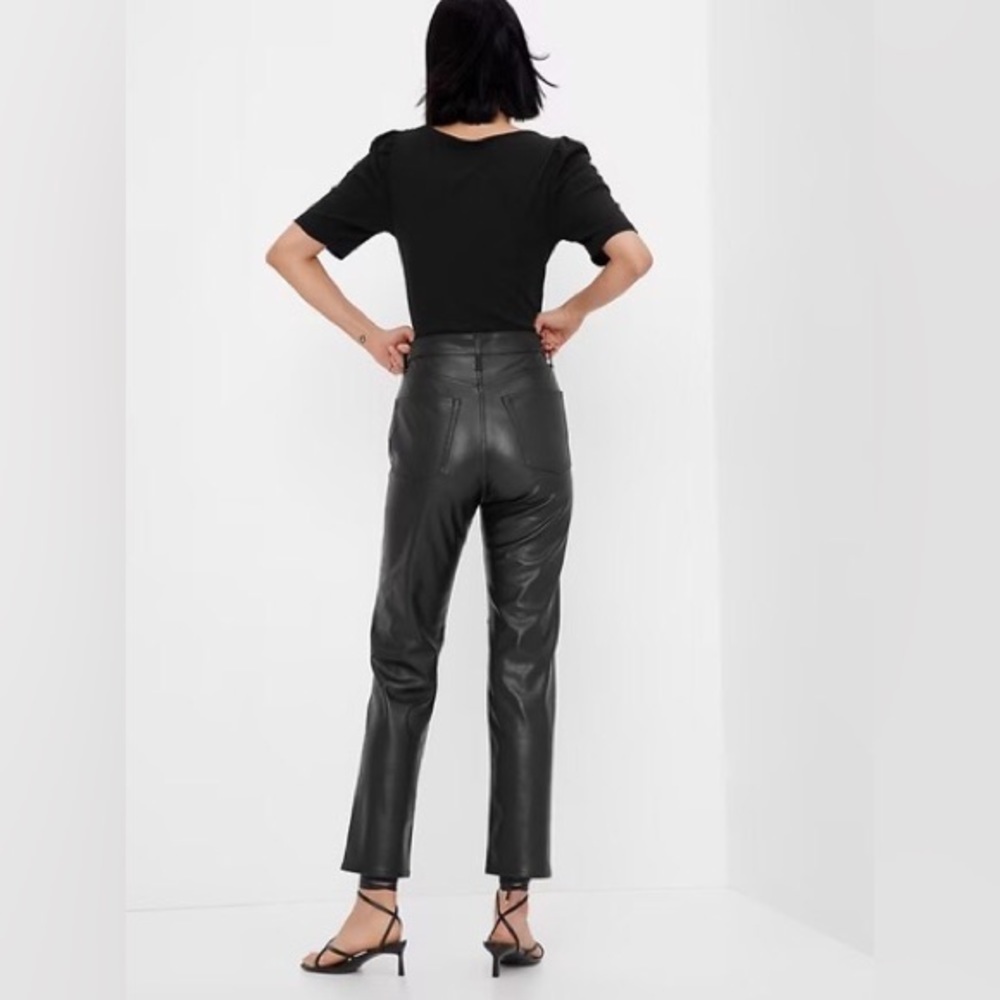 NWOT! GAP Black Sky High Rise Vegan Leather Cheeky Straight Pants - Size 14 🎟️